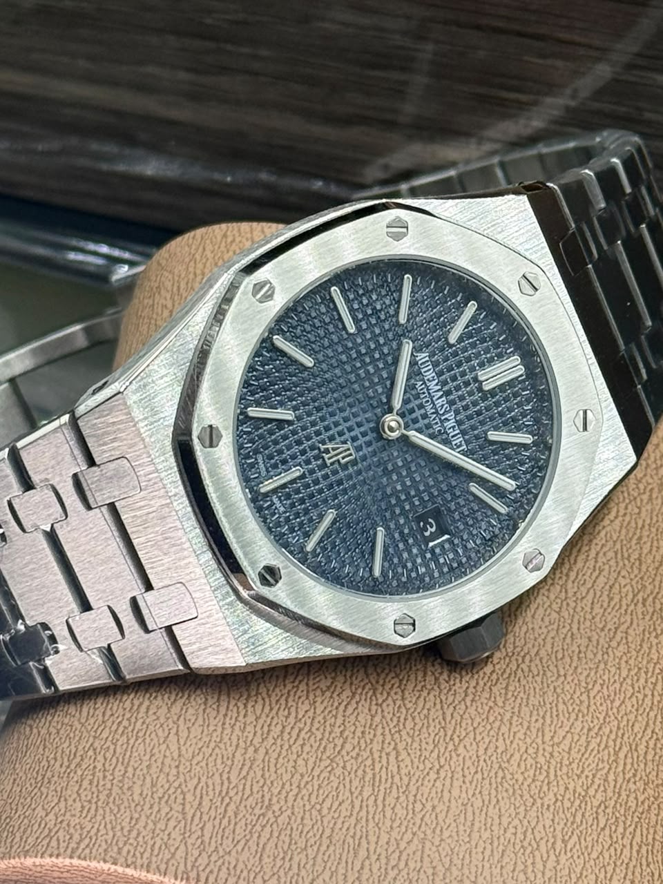 Audemars Piguet Royal Oak Bleu Nuit, Nuage 50 Dial Stainless Steel Automatic 41 mm - Image 3