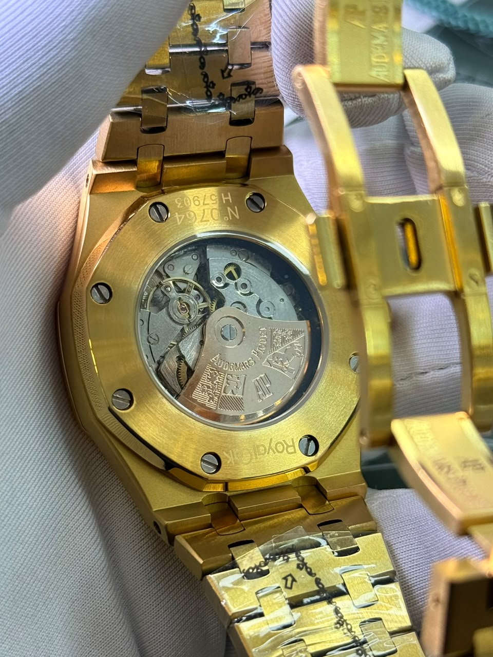 Audemars Piguet Royal Oak Deep Blue Dial Yellow Gold case Automatic 41 mm - Image 5