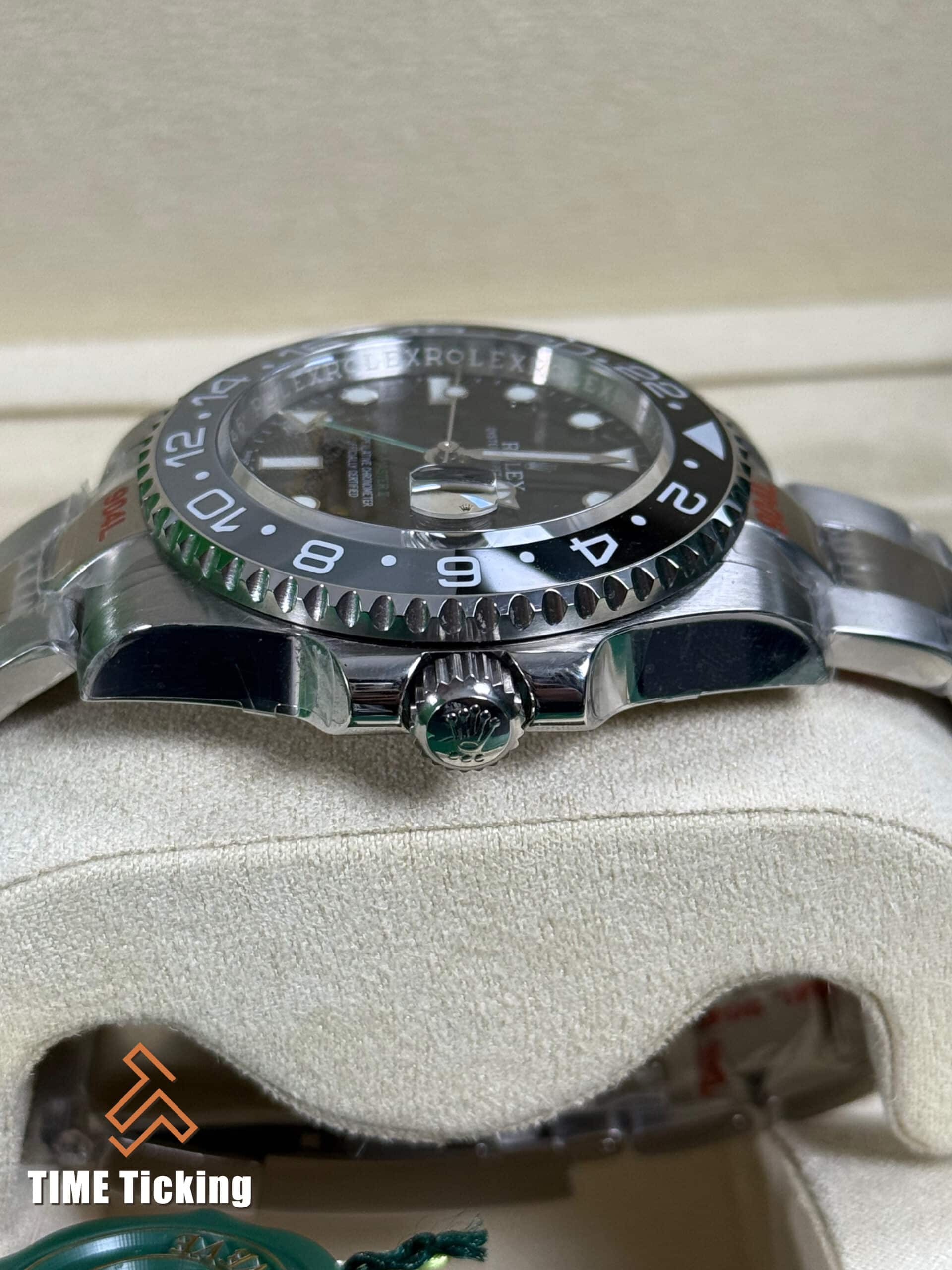 Rolex GMT-Master II 40mm Oystersteel Black & Grey Cerachrom Bezel - Image 6