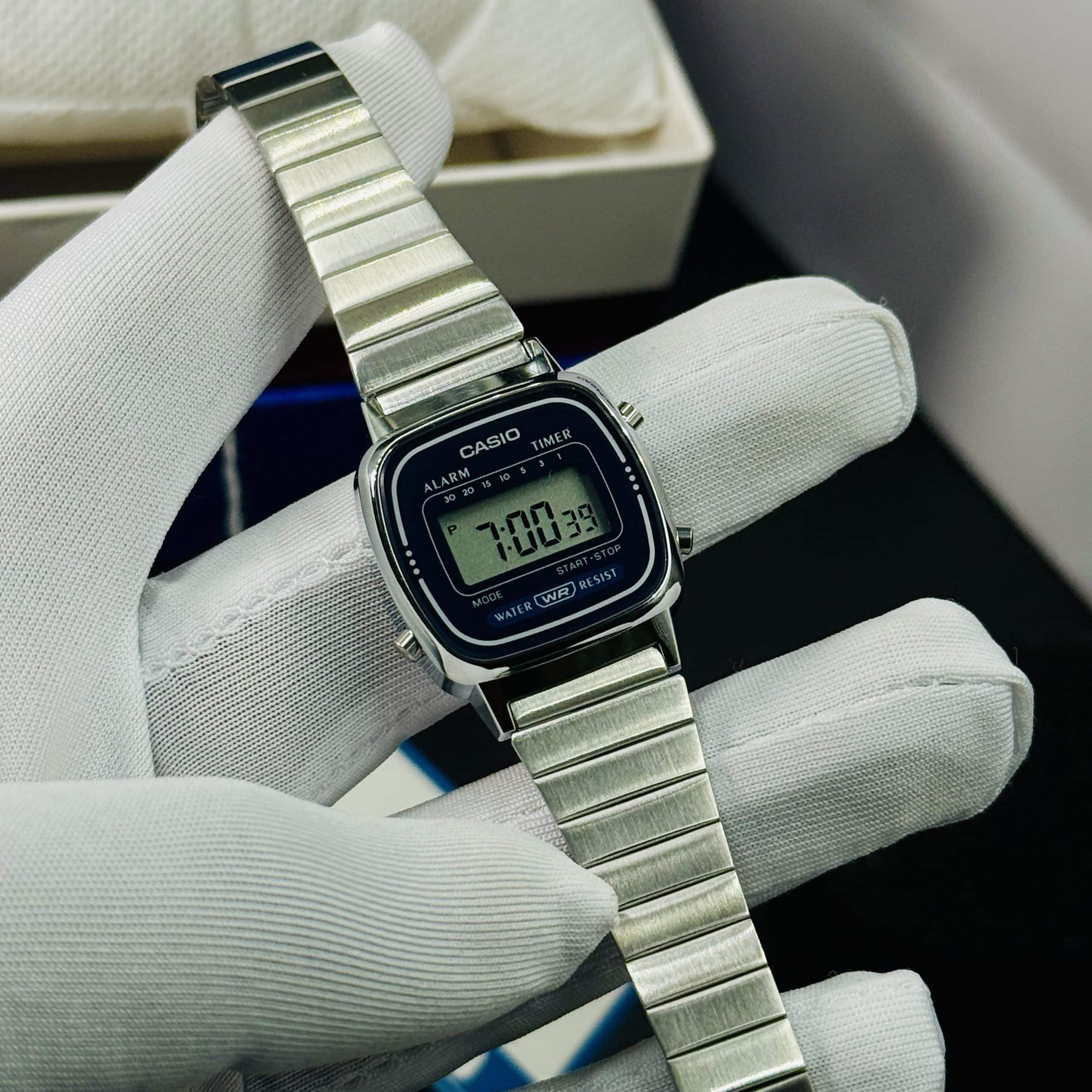 Casio LA670WA-2DF Women’s Vintage Digital Watch. - Image 3