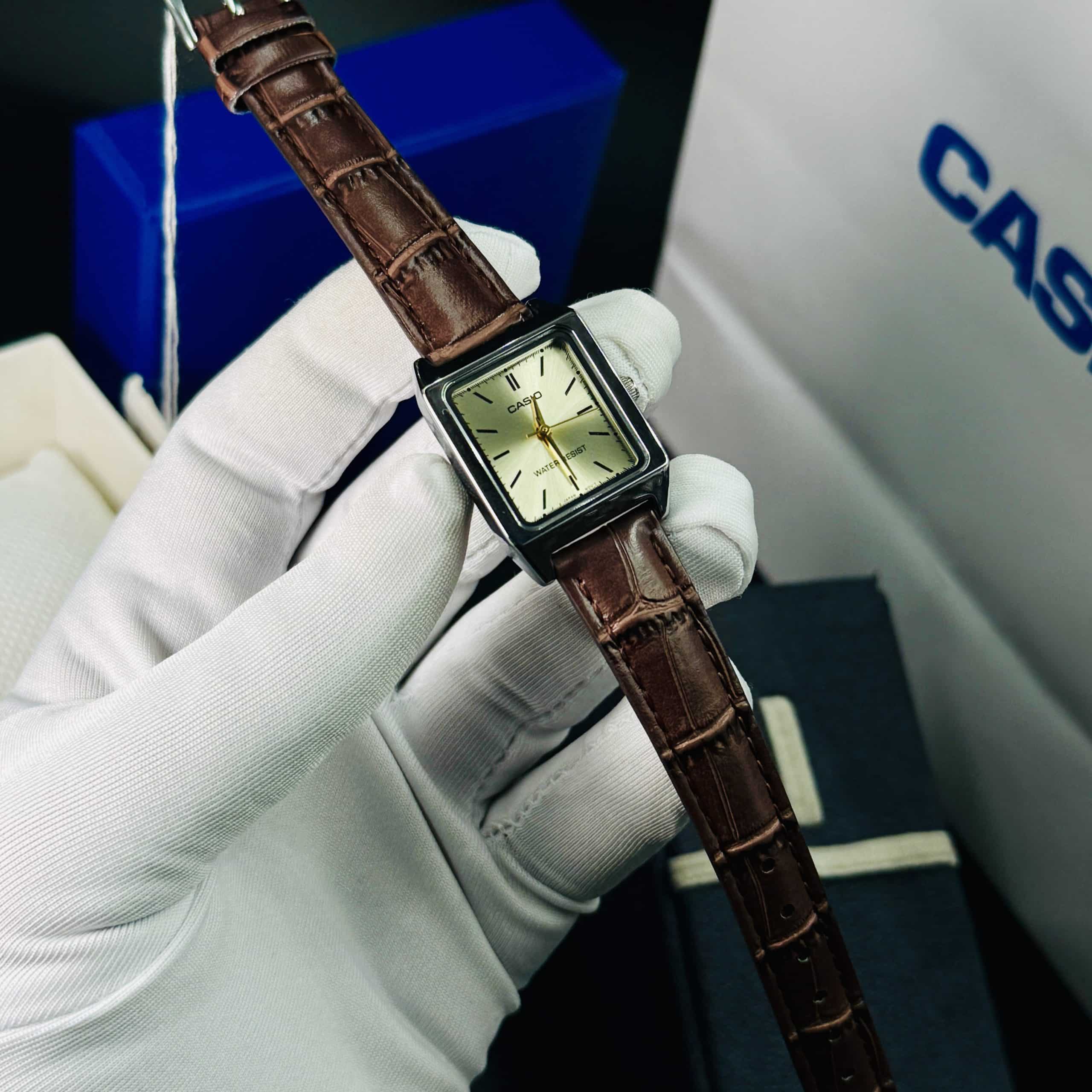 Casio LTP-V007L Ladies Tank Quartz Analog Leather Strap Watch. - Image 4