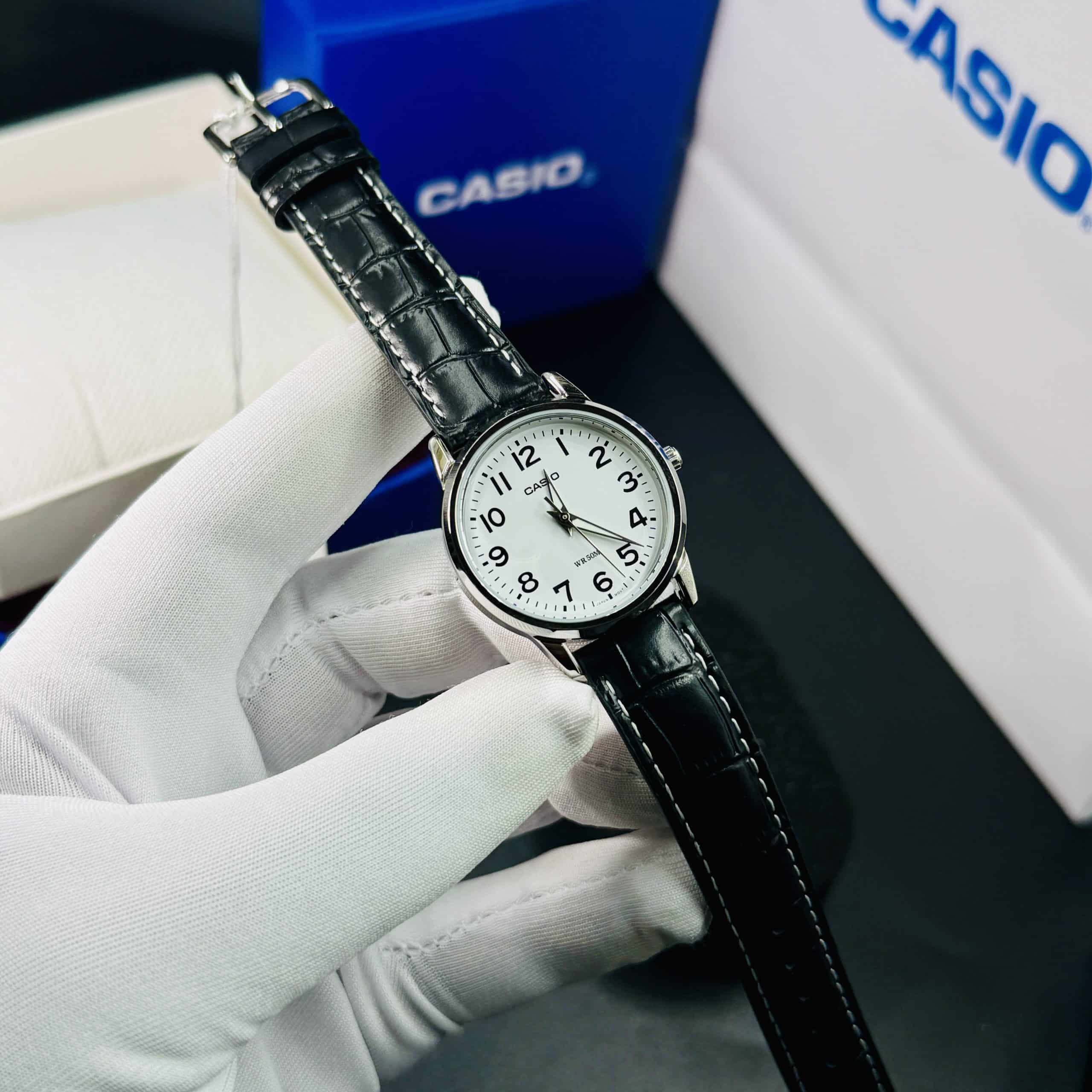 Casio Enticer Ladies Leather Belt QUARTZ Watch LTP-1303L-7BVDF. - Image 3