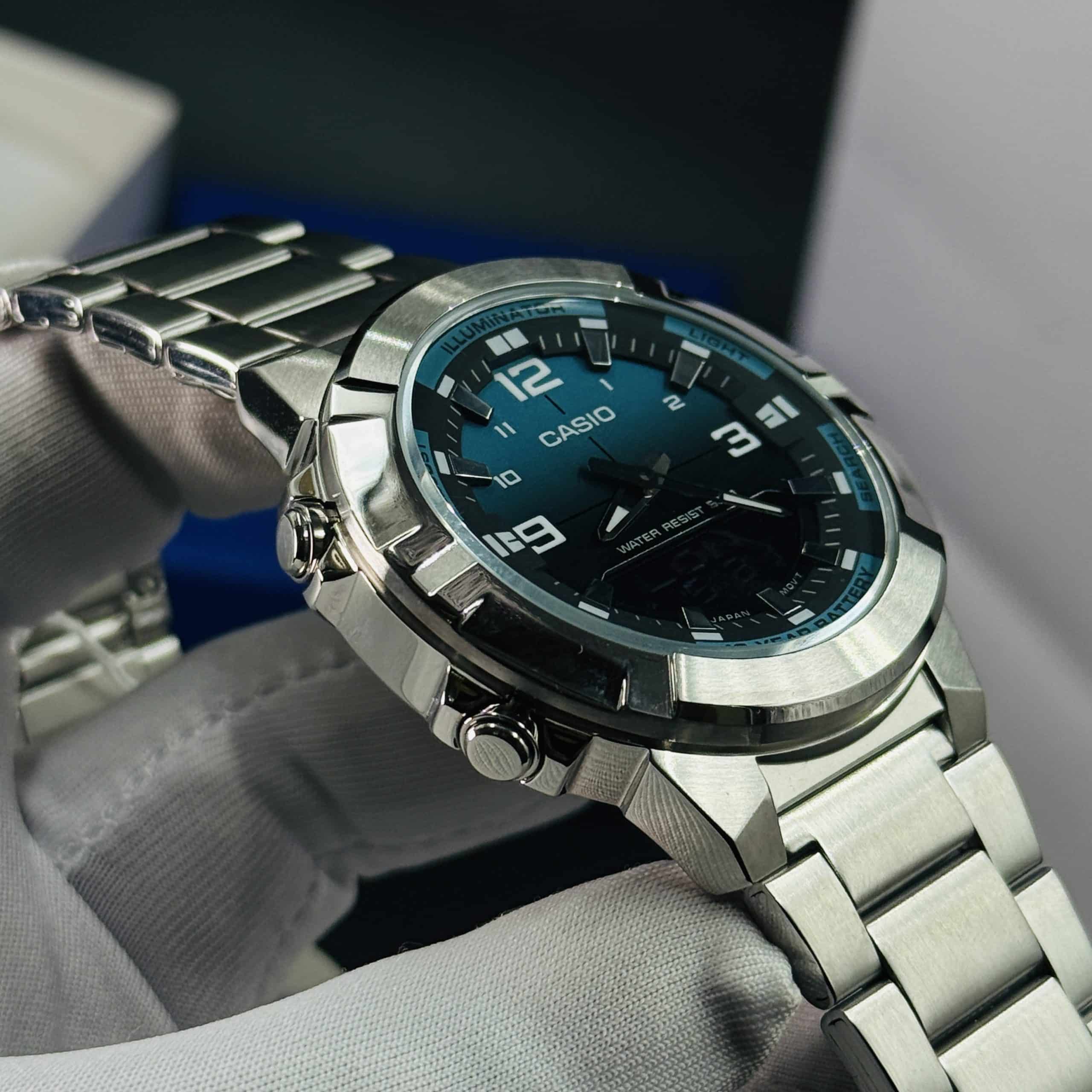 Casio AMW-870DA-2A2VDF Dual Time Analog-Digital Sports Watch. - Image 5
