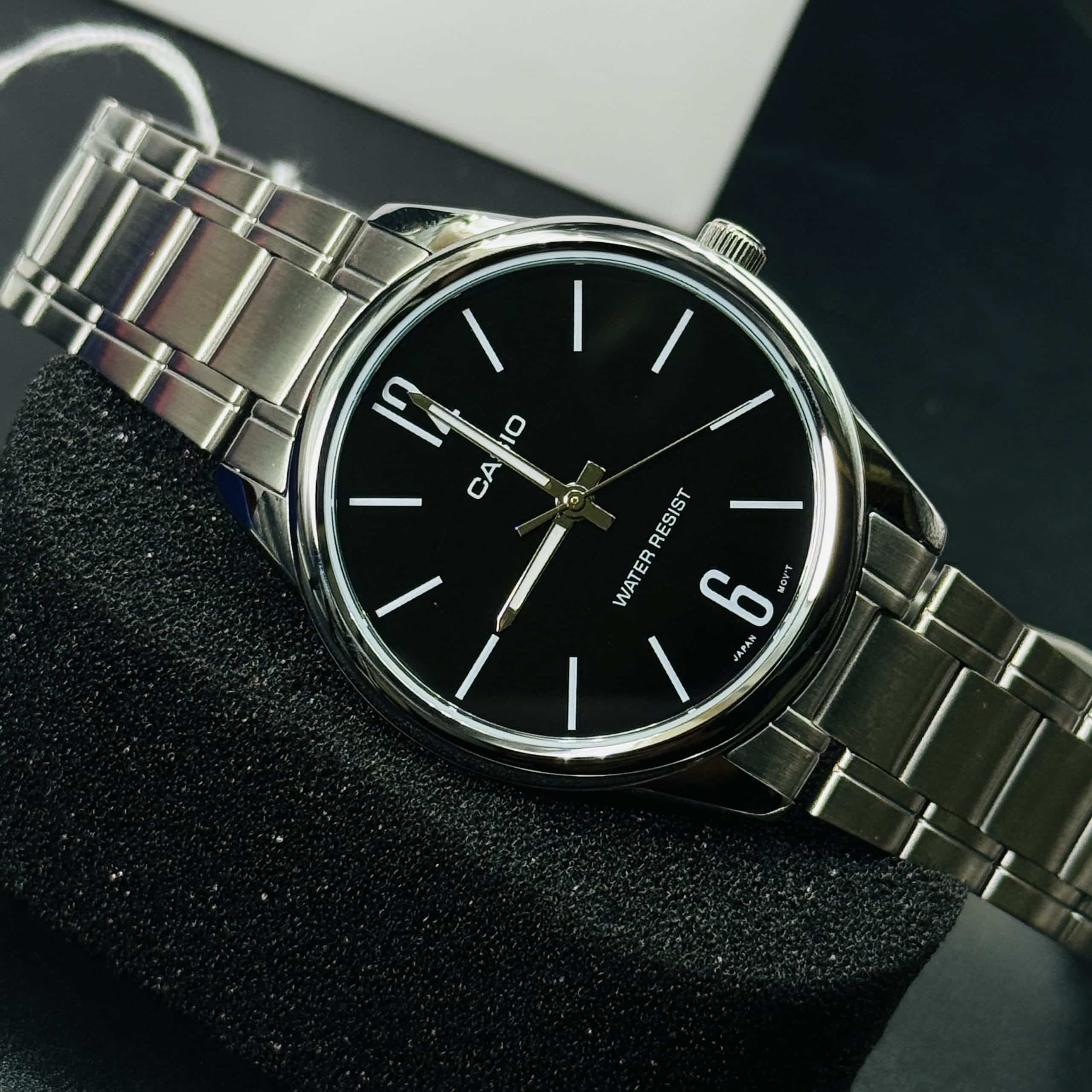 Casio Enticer Series MTP-V005D Stainless Steel Black Dial. - Image 2