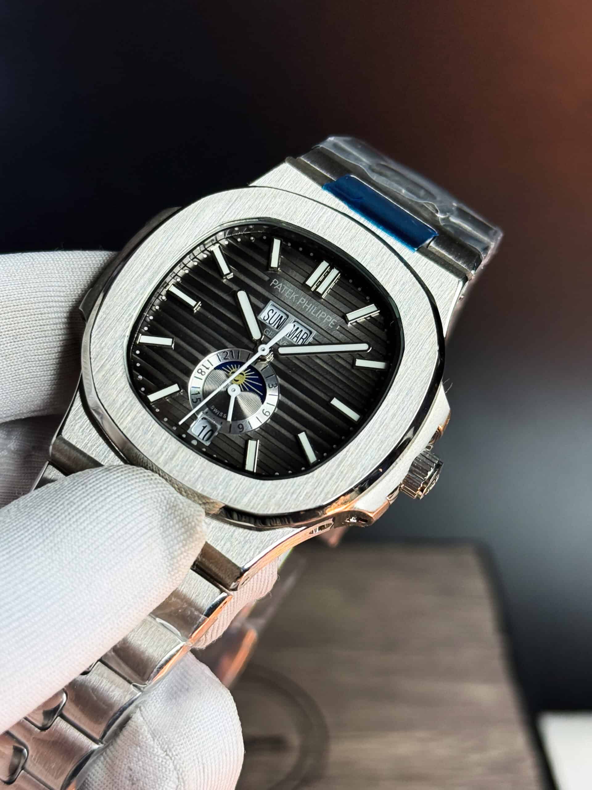Patek Philippe Nautilus 40mm Stainless Steel gray dial. - Image 5