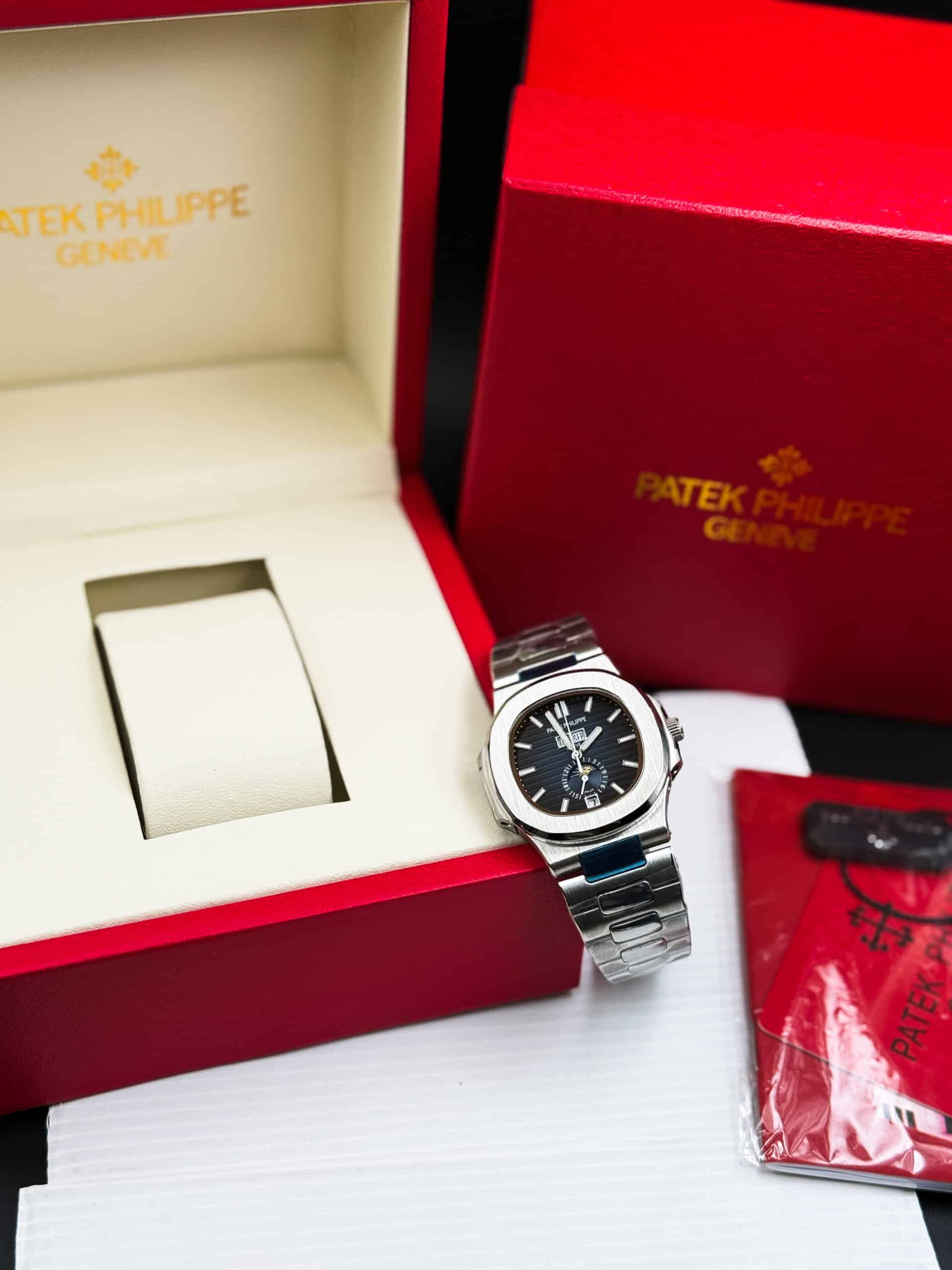 Patek Philippe Nautilus 40mm Stainless Steel Black dial. - Image 6