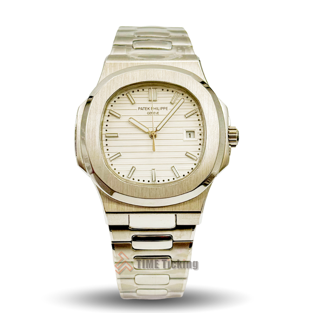Patek Philippe Nautilus 5711/1A 40mm men’s Master Grade Replica automatic watch with a white dial and premium luxury design.