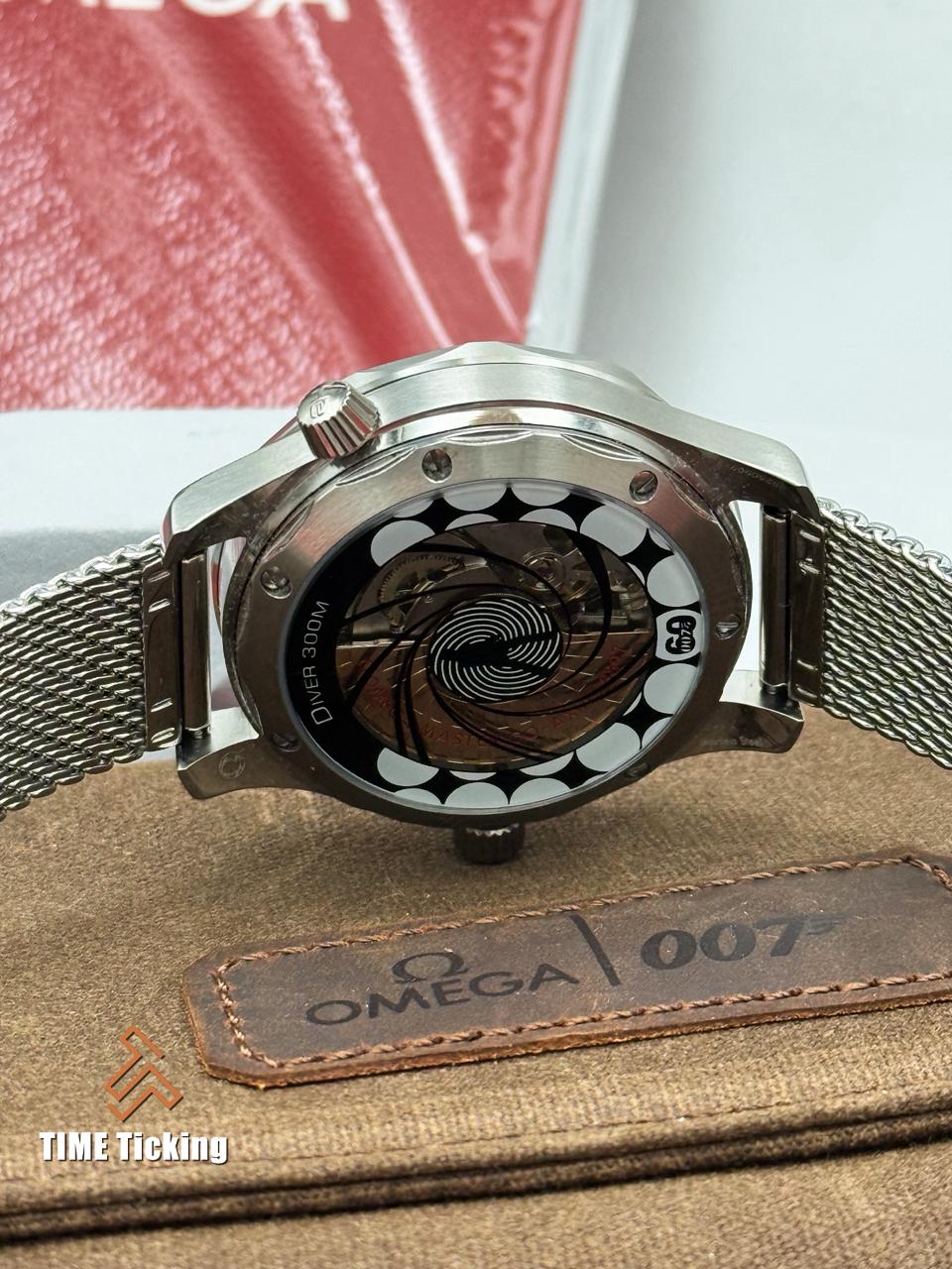 Omega Univeils A Duo Of SeaMaster Diver 300M 60th Anniversary Edition Green Dial Automatic Luxury Men’s Watch - Image 4