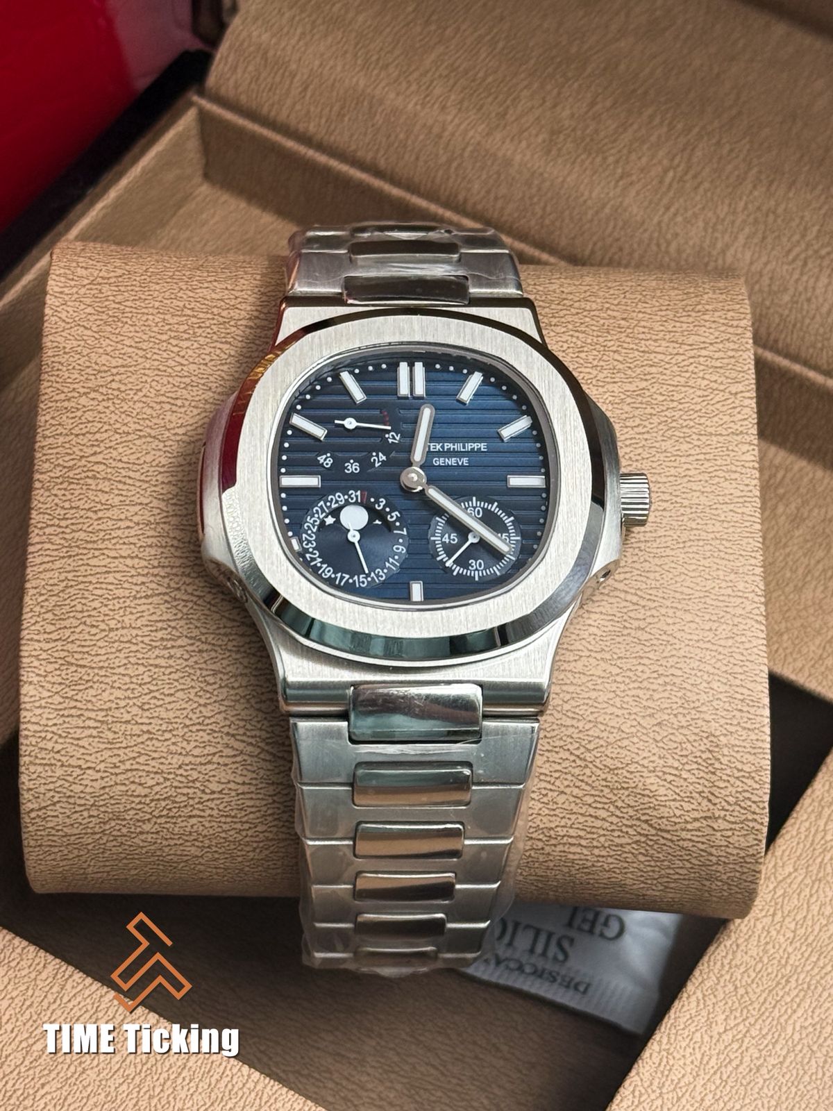 Patek Philippe Nautilus Moonphase 40mm Stainless Steel Black-Blue Gradient dial, - Image 2