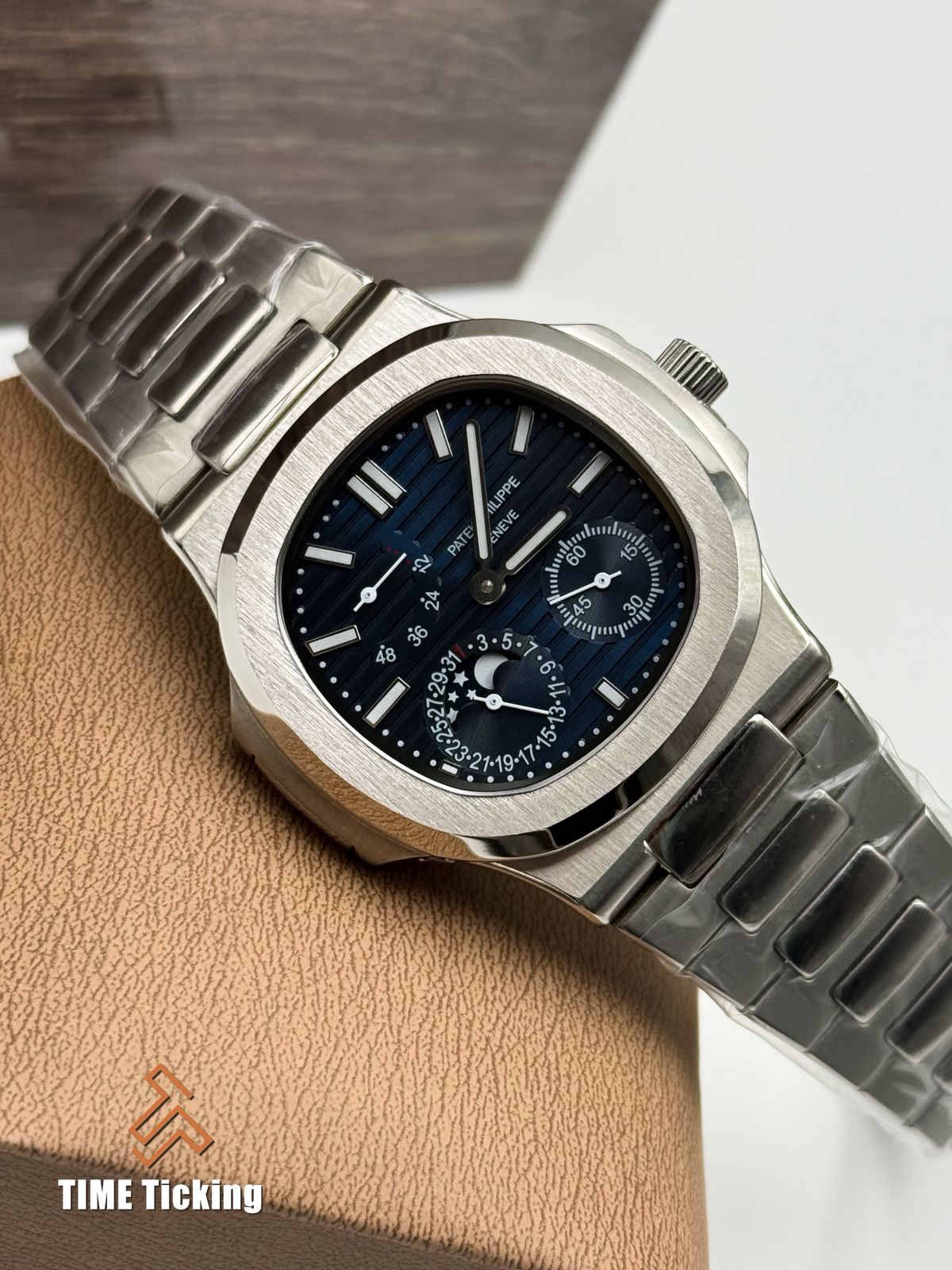Patek Philippe Nautilus Moonphase 40mm Stainless Steel Black-Blue Gradient dial, - Image 5