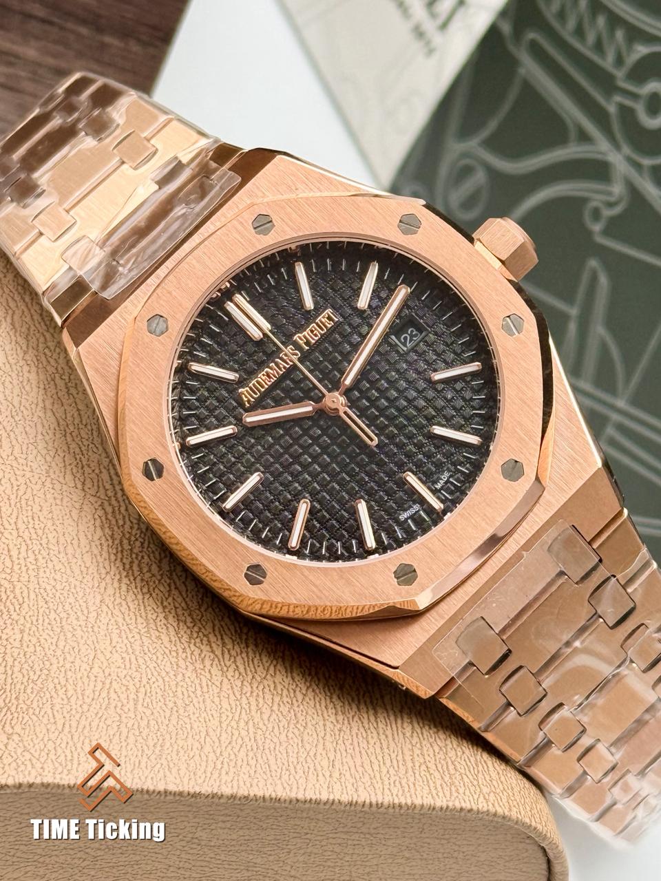 Audemars Piguet Royal Oak Black Dial Rose Gold Automatic 41 mm 50th Anniversary Edition - Image 2