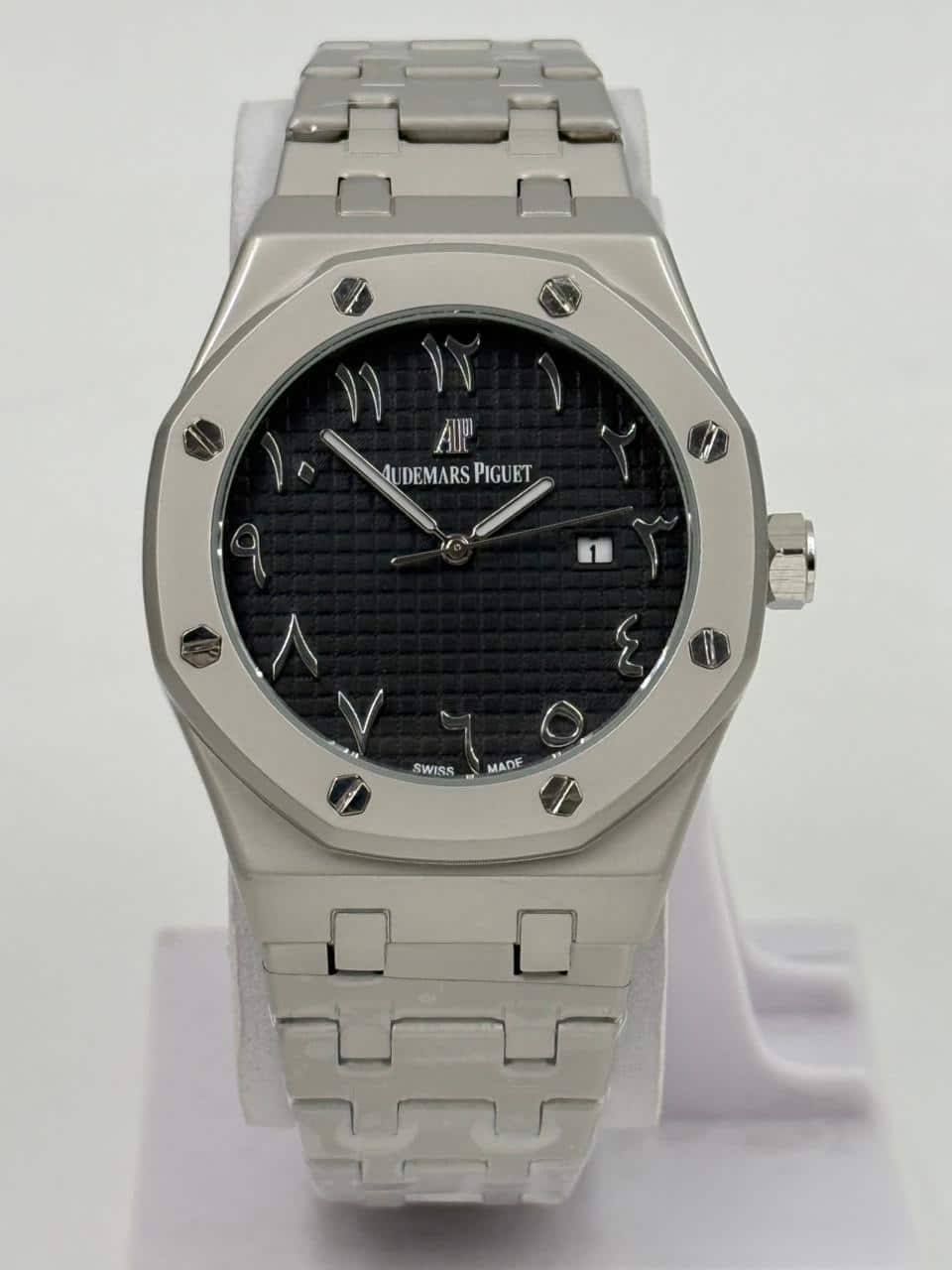 Audemars Piguet Royal Oak Black Dial Arabic numerical hour markers. stainless steel case - Image 3