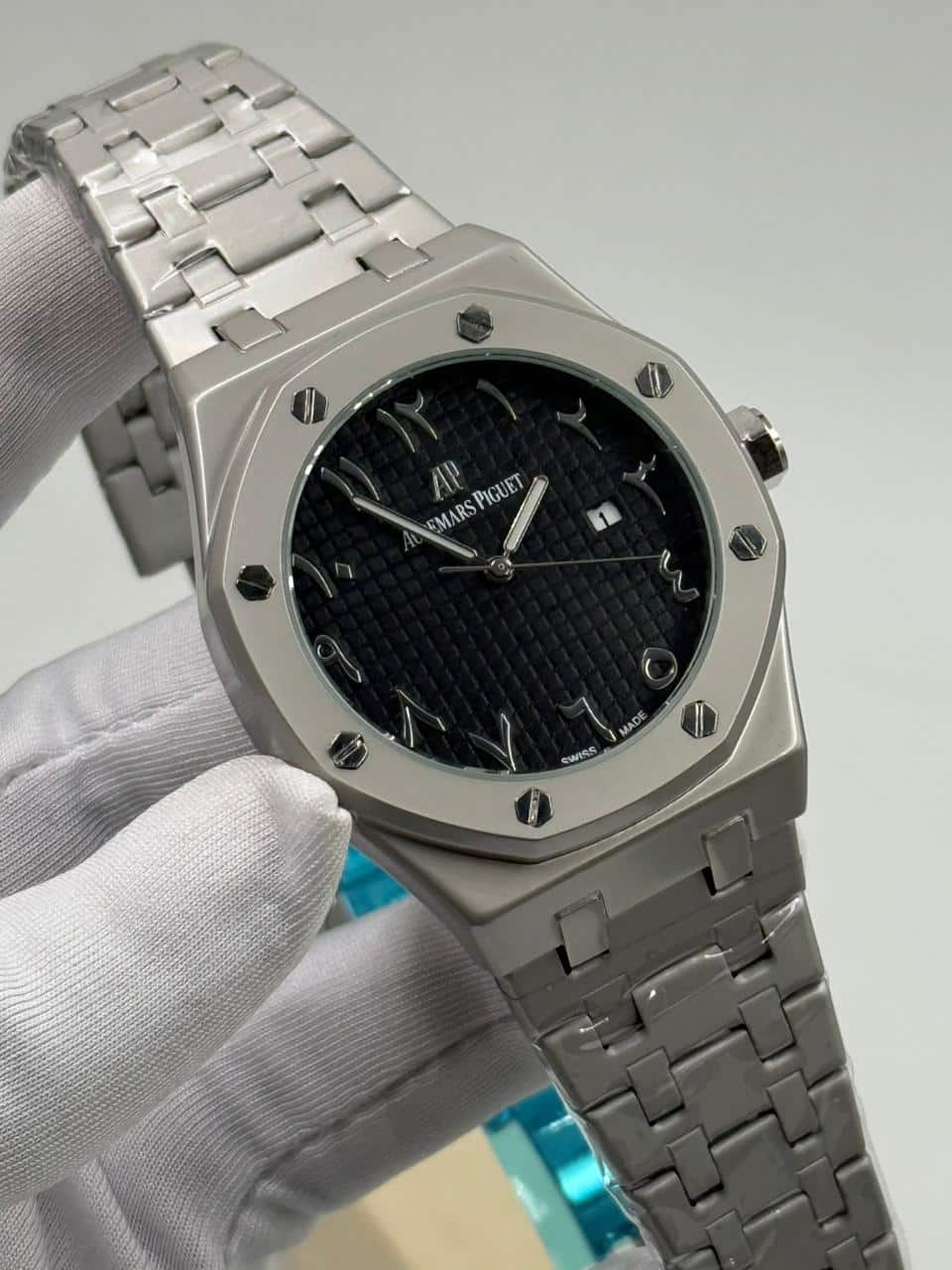 Audemars Piguet Royal Oak Black Dial Arabic numerical hour markers. stainless steel case - Image 2