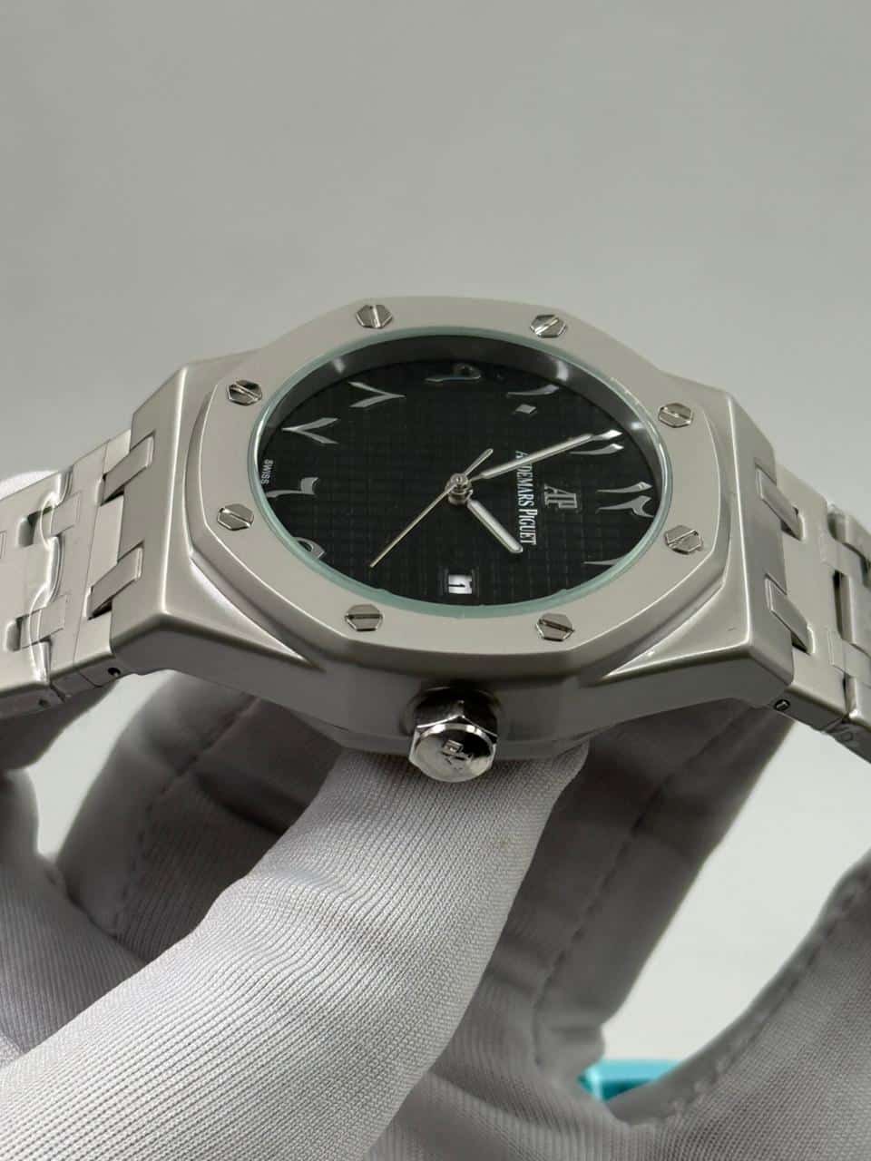 Audemars Piguet Royal Oak Black Dial Arabic numerical hour markers. stainless steel case - Image 4