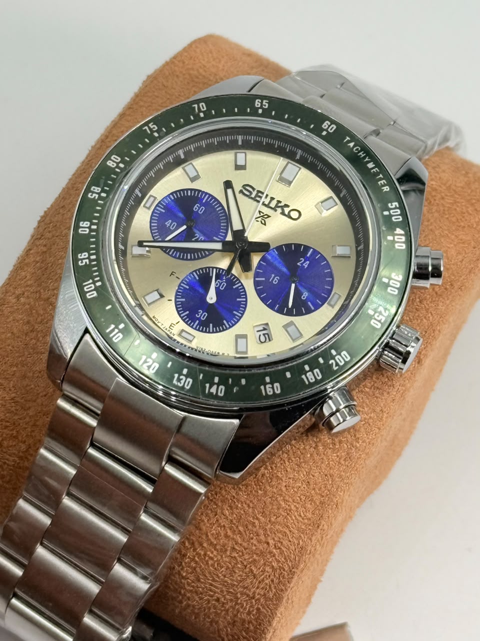 Seiko Prospex Speedtimer Solar Chronograph Ivory Sunburst Dial - Image 4