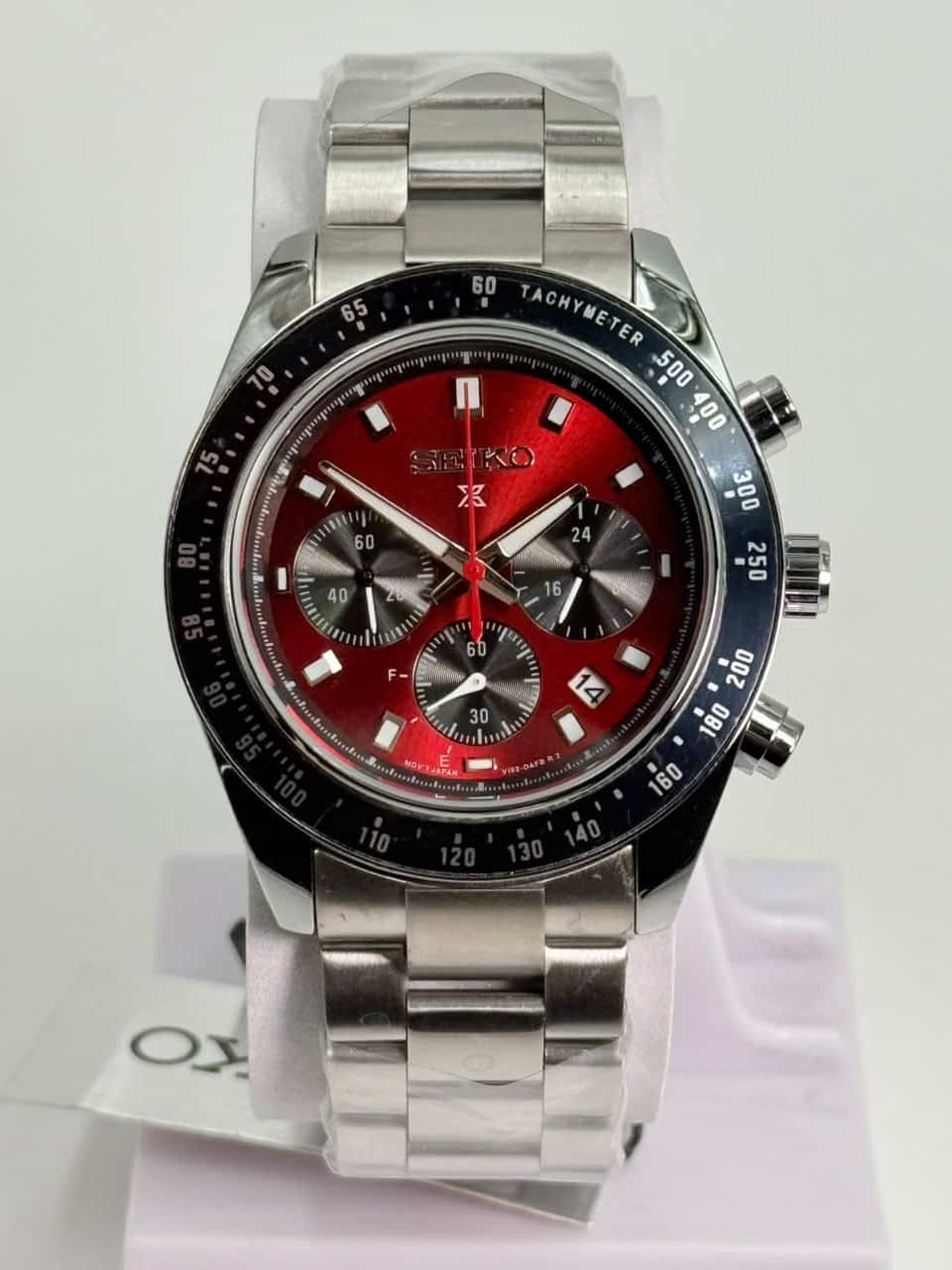 Seiko Prospex Speedtimer Solar Chronograph Crimson Red Sunray Dial - Image 5