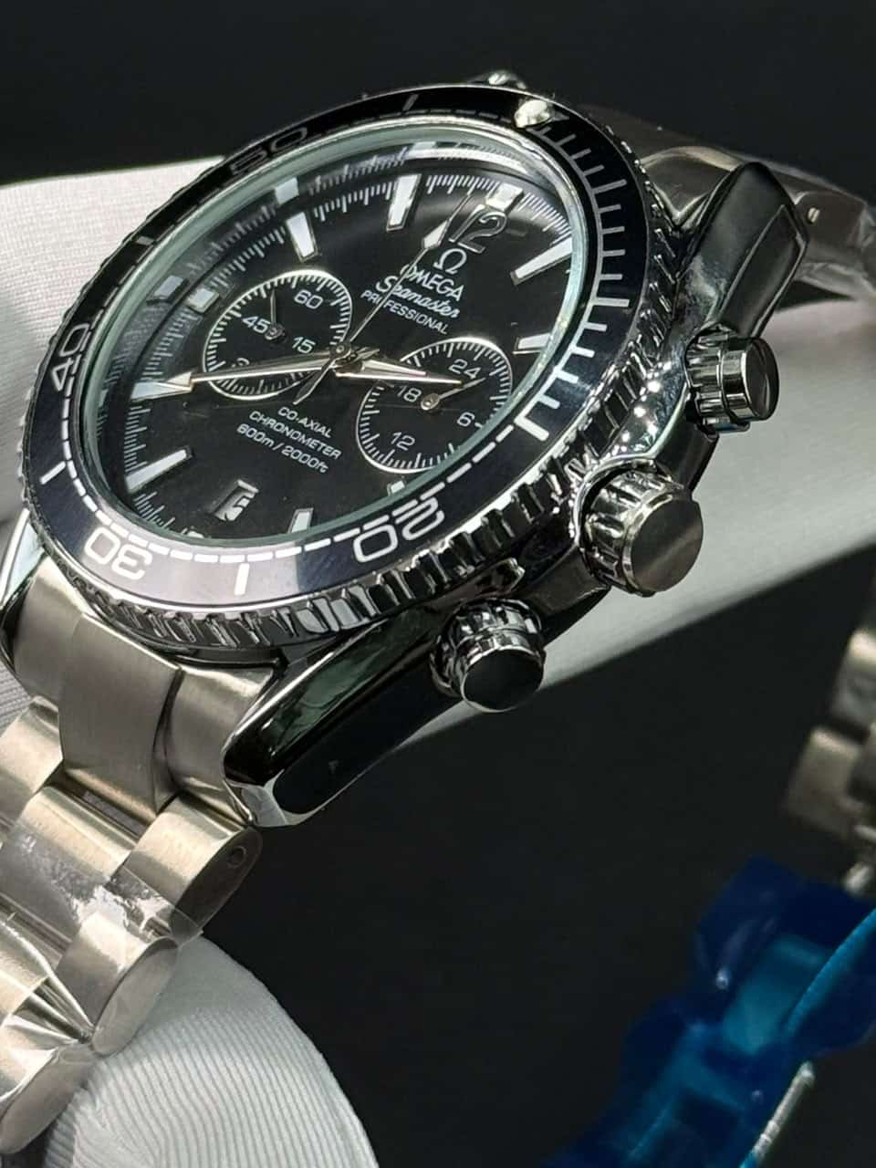 Omega Seamaster Planet Ocean 600M Co-Axial Master Chronometer Chronograph (Black) - Image 4