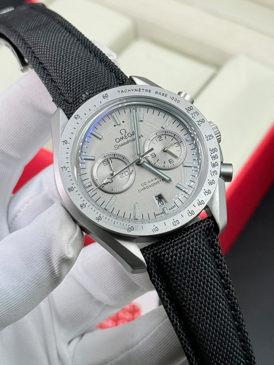 OMEGA Speedmaster Moonwatch “Grey Side of the Moon” - Image 3