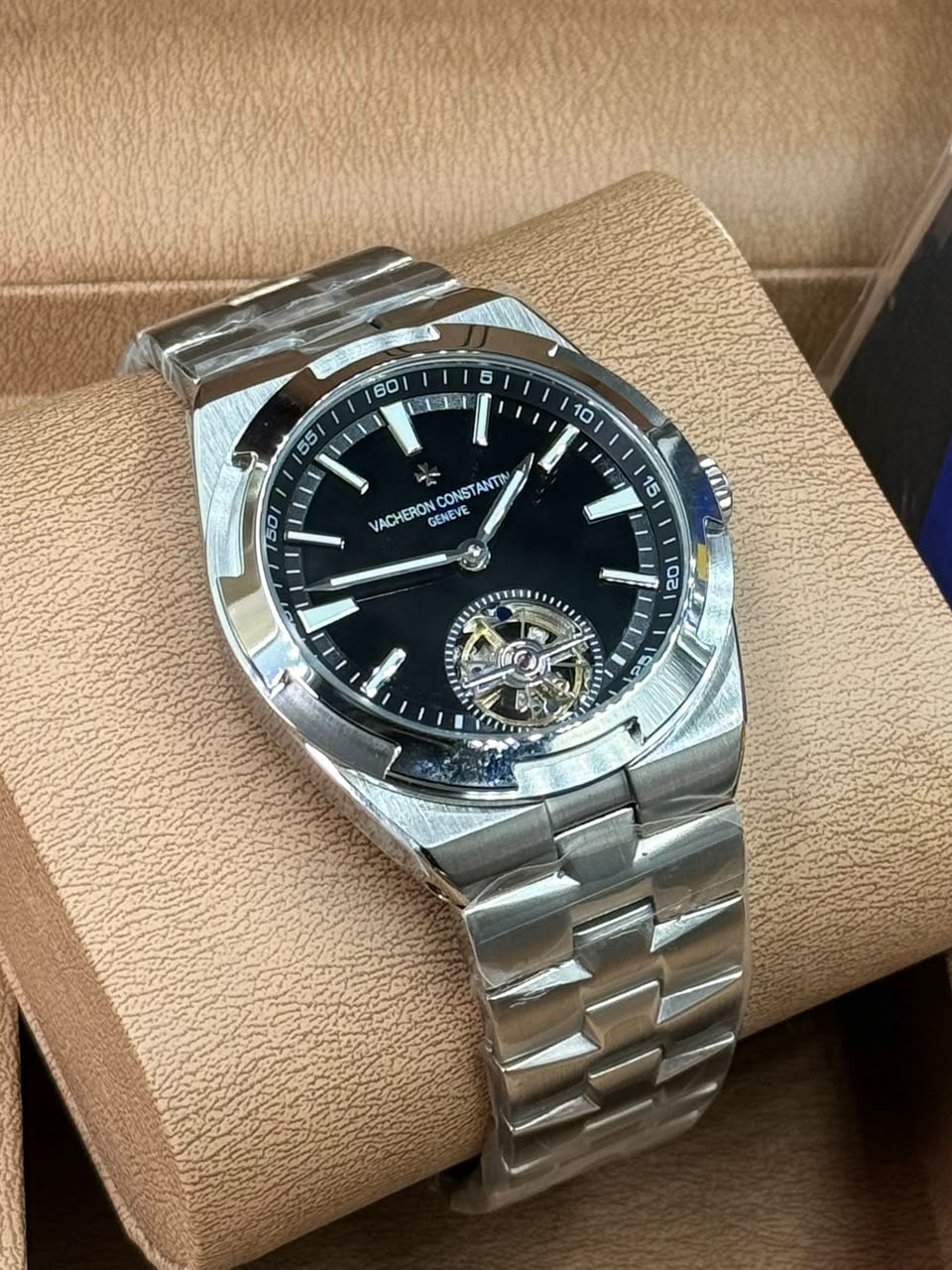 Vacheron Constantin Overseas Tourbillon Manual Winding Men's Watch Black. - Image 7