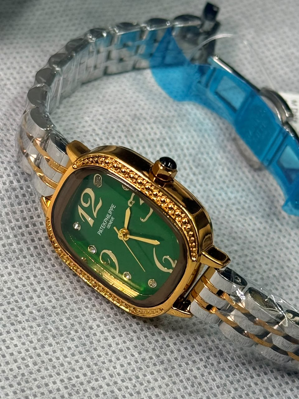 Patek Philippe Gondolo Serata Sunburst Emerald Green Dial Golden Bezel Women’s Watch - Image 6