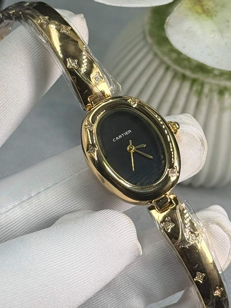 Cartier Baignoire Allongée Bangle Women’s Watch Black Dial Gold Case - Image 3