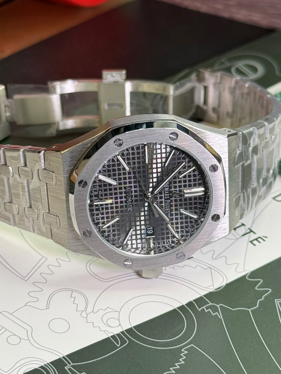 Audemars Piguet Royal Oak Grey Ruthenium-Toned Dial Stainless Steel Automatic 41 mm - Image 4