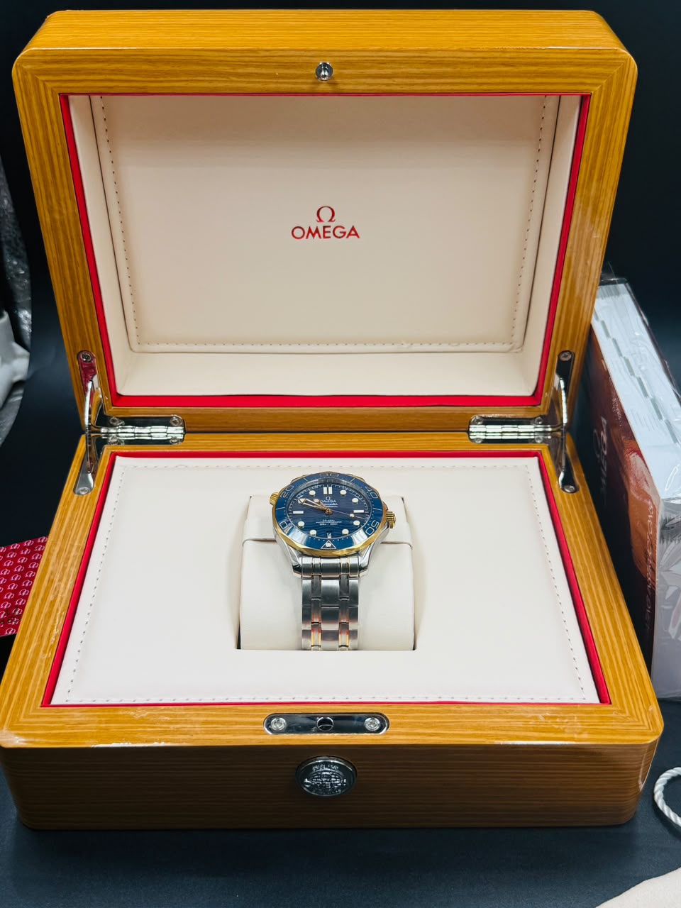 Two-tone Omega Seamaster Diver 300M Co-Axial Master Chronometer. - Image 3