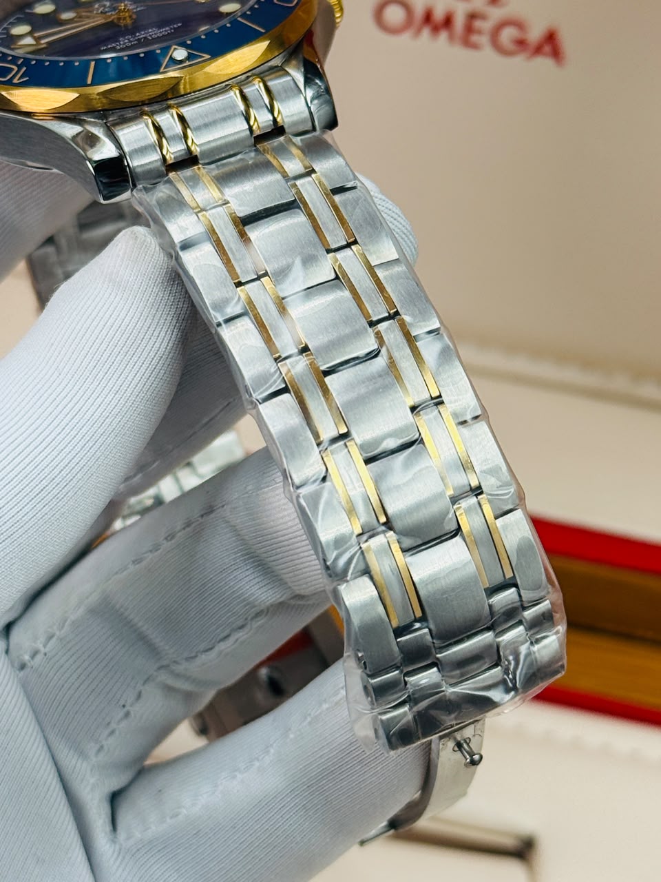 Two-tone Omega Seamaster Diver 300M Co-Axial Master Chronometer. - Image 4