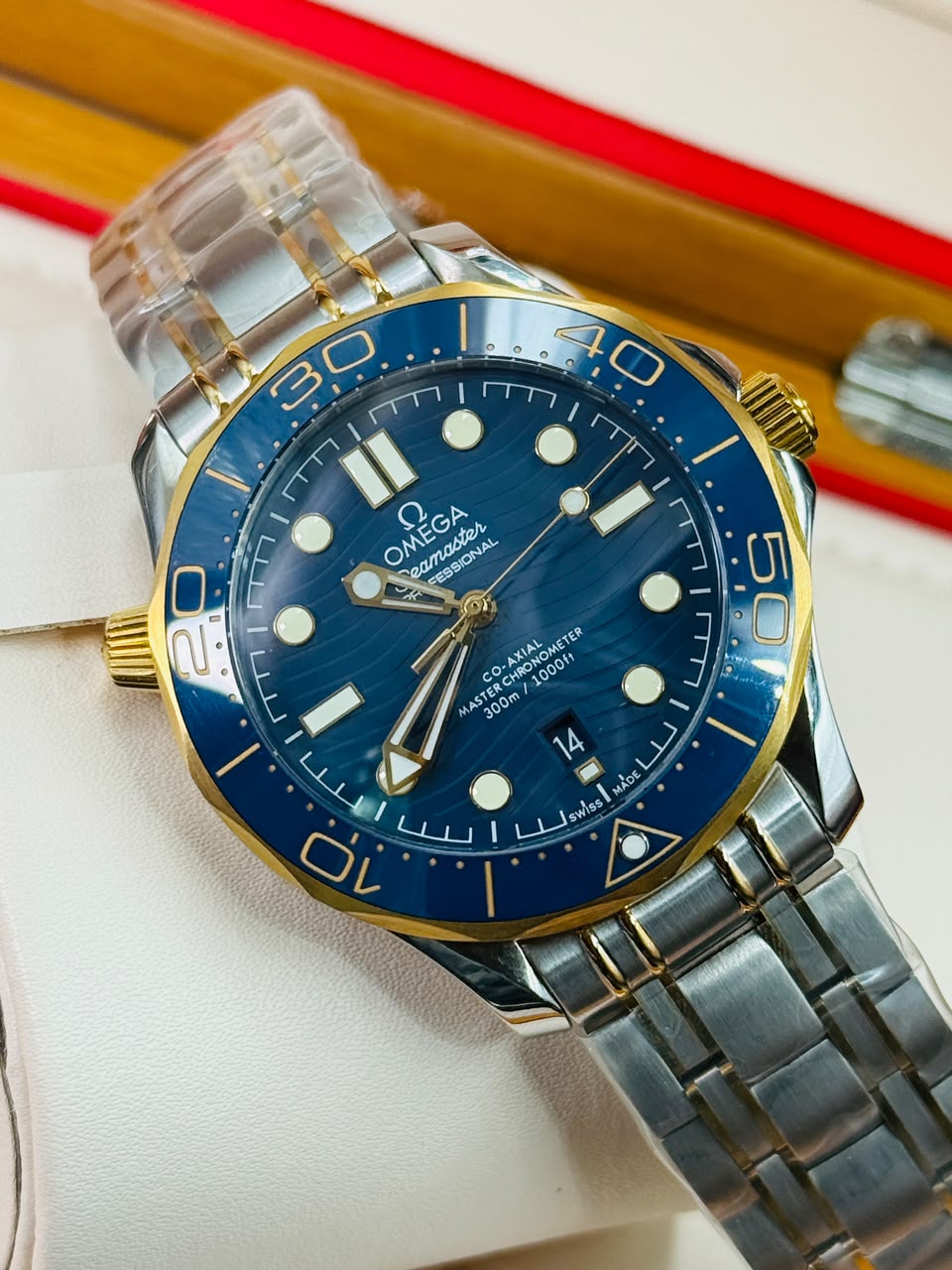 Two-tone Omega Seamaster Diver 300M Co-Axial Master Chronometer. - Image 12