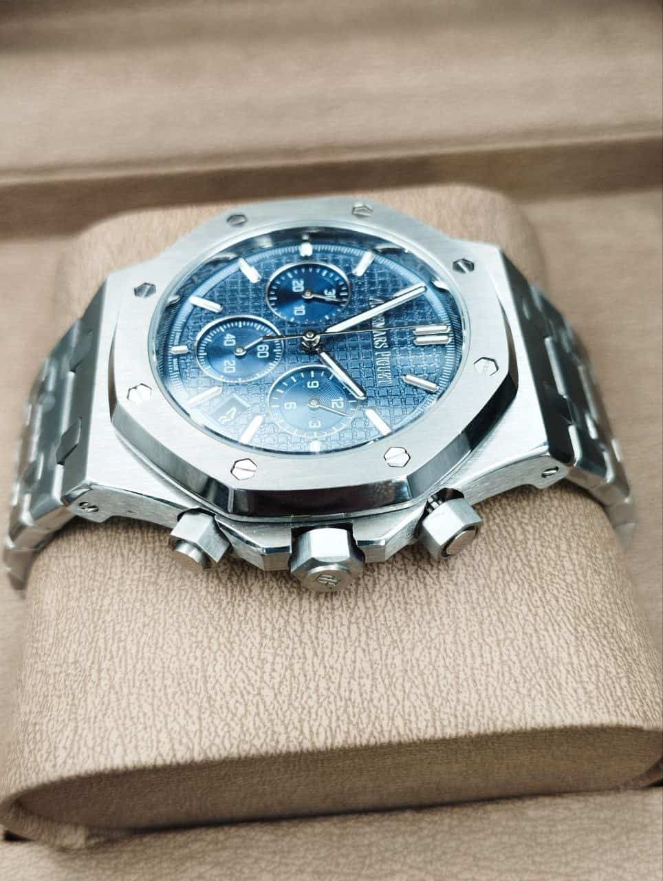 Audemars Piguet Royal Oak Blue Dial Stainless Steel Chronograph 41 mm - Image 5