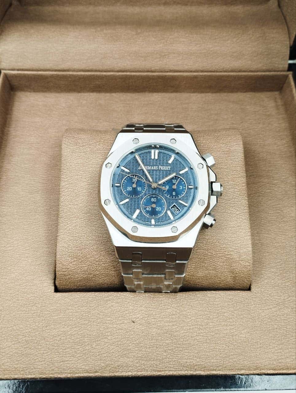 Audemars Piguet Royal Oak Blue Dial Stainless Steel Chronograph 41 mm - Image 6