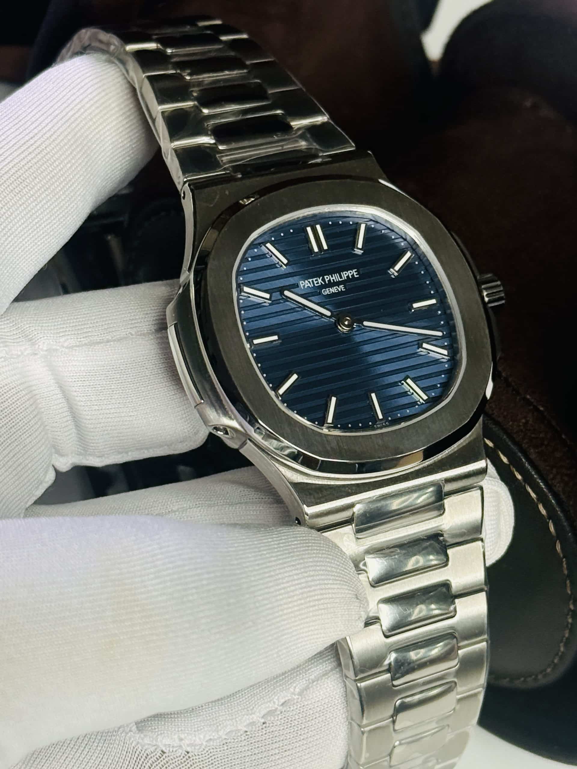 Patek Philippe Nautilus Ref. 5810/1G-001 Blue Dial Stainless Steel Bracelet Watch - Image 9