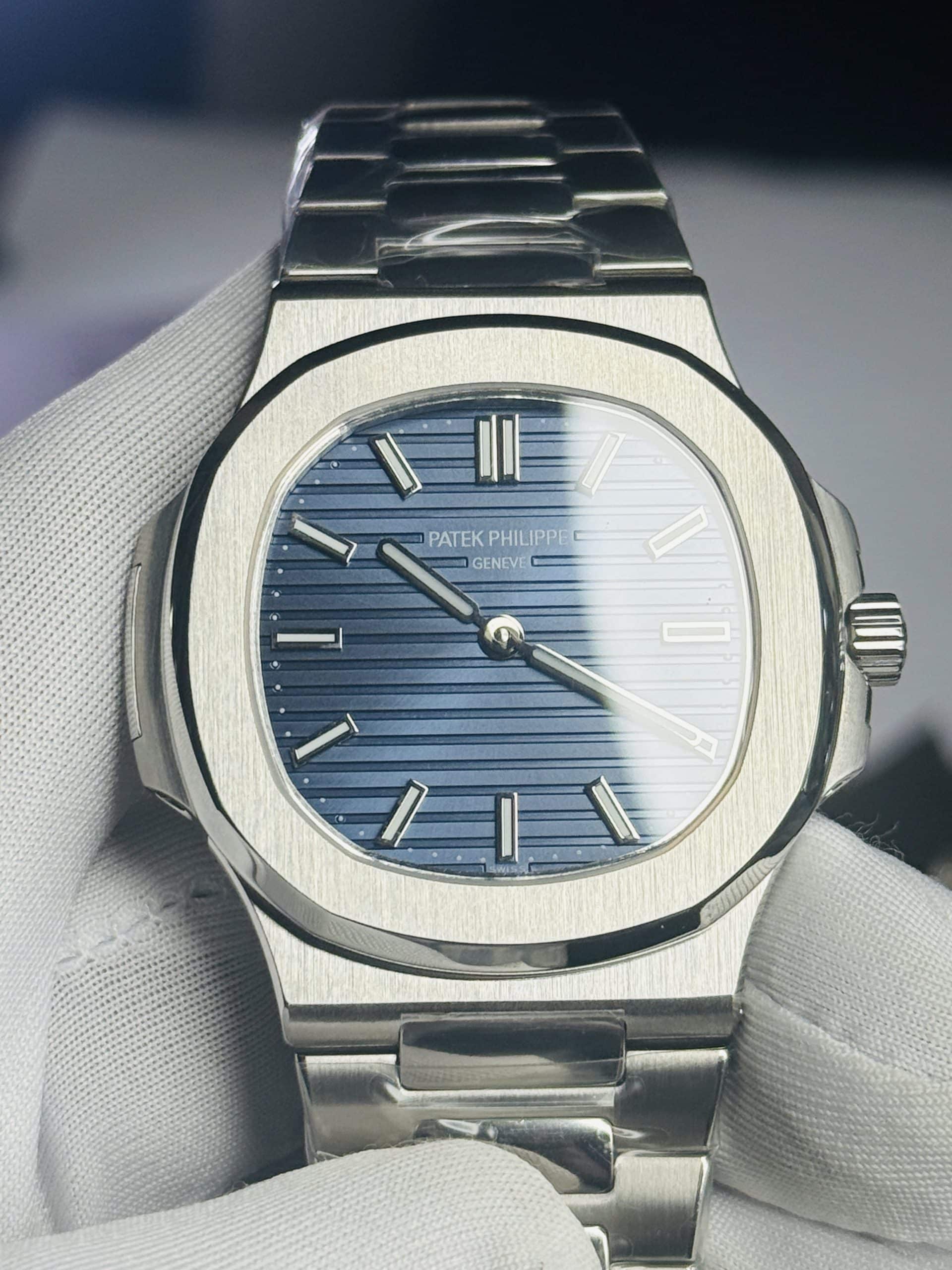 Patek Philippe Nautilus Ref. 5810/1G-001 Blue Dial Stainless Steel Bracelet Watch - Image 7