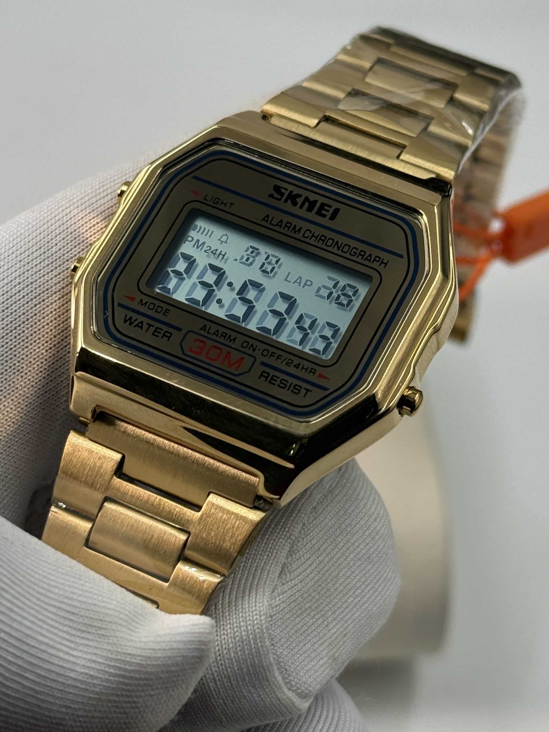 SKMEI 1123 Gold Digital Watch with Stainless Steel Bracelet - Image 4