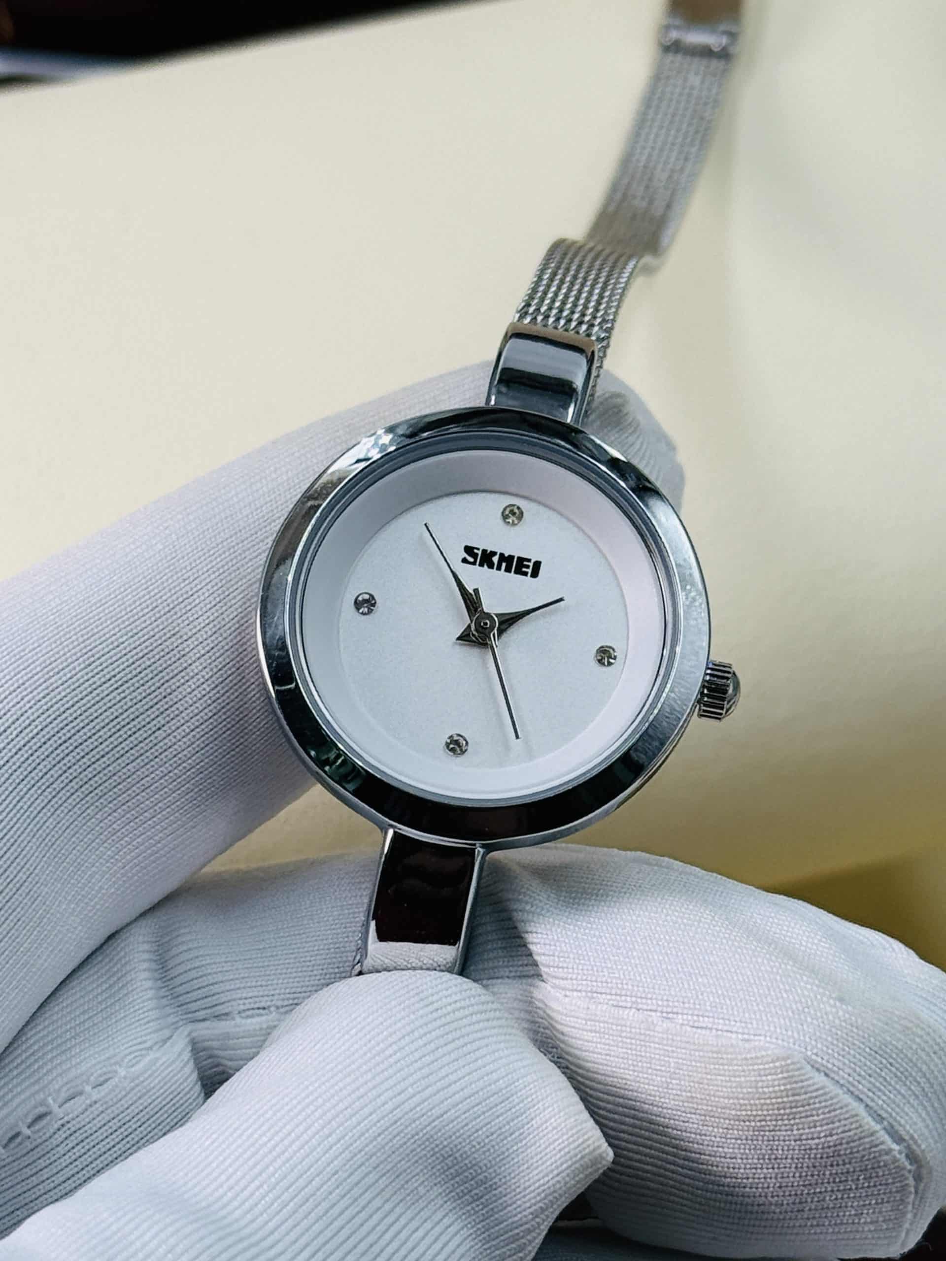 SKMEI 1390 Silver Women’s Watch with White Dial & Mesh Strap - Image 3