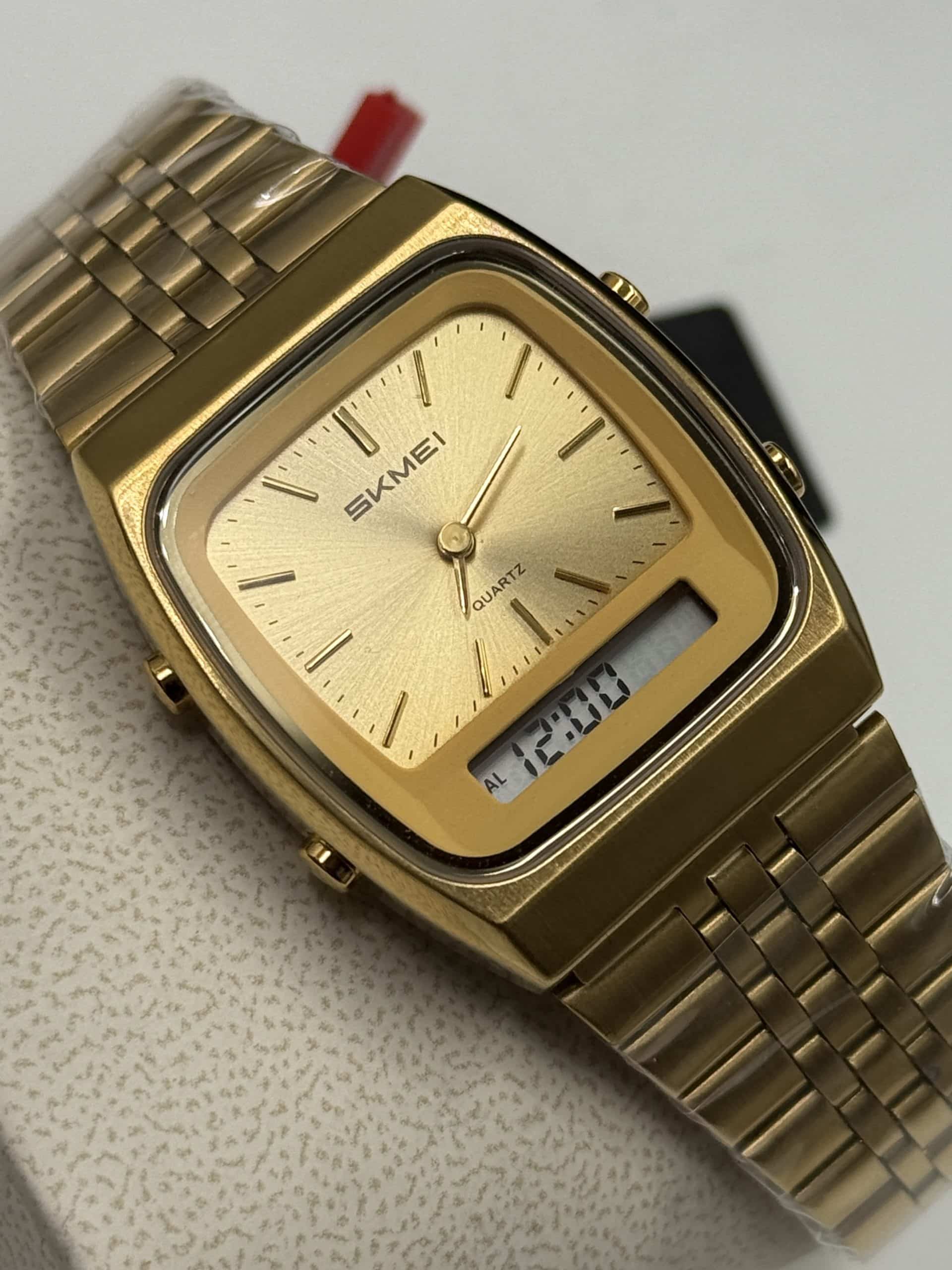 SKMEI 2585 Gold Analog Digital Watch with Metal Bracelet - Image 4