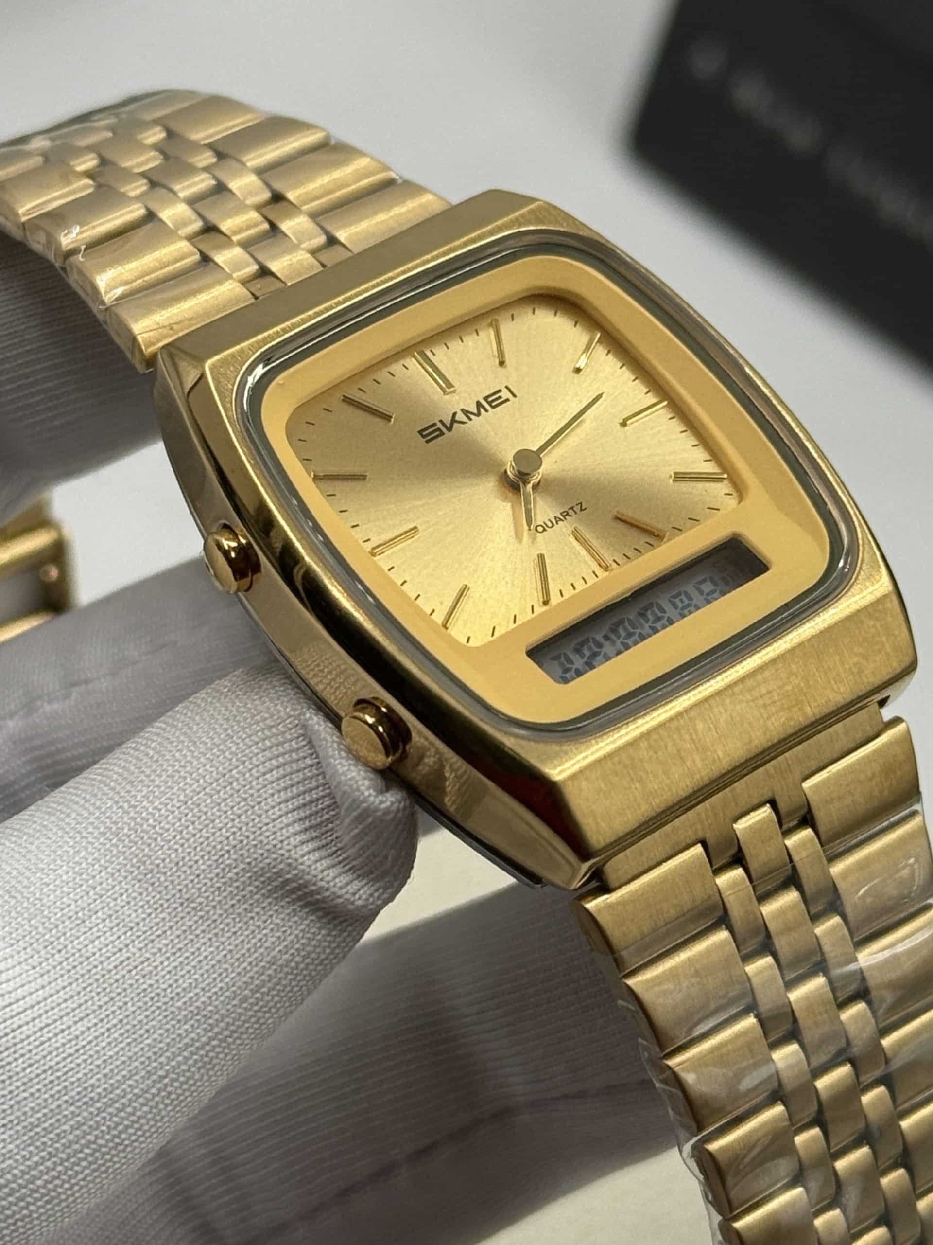 SKMEI 2585 Gold Analog Digital Watch with Metal Bracelet - Image 3
